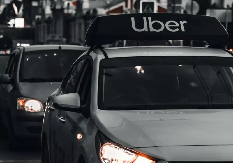 Uber dostal pokutu téměř miliardu dolarů za automatické blokace řidičů